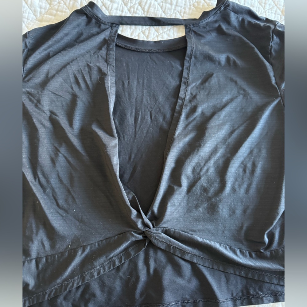 Fabletics Open Back Cropped T (small) - Picture 3 of 4